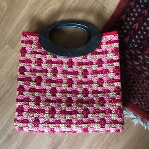 VINTAGE FEEL woven handbag with wooden handles
